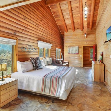 Wimberley Log Cabins Resort And Suites- Unit 4 מראה חיצוני תמונה