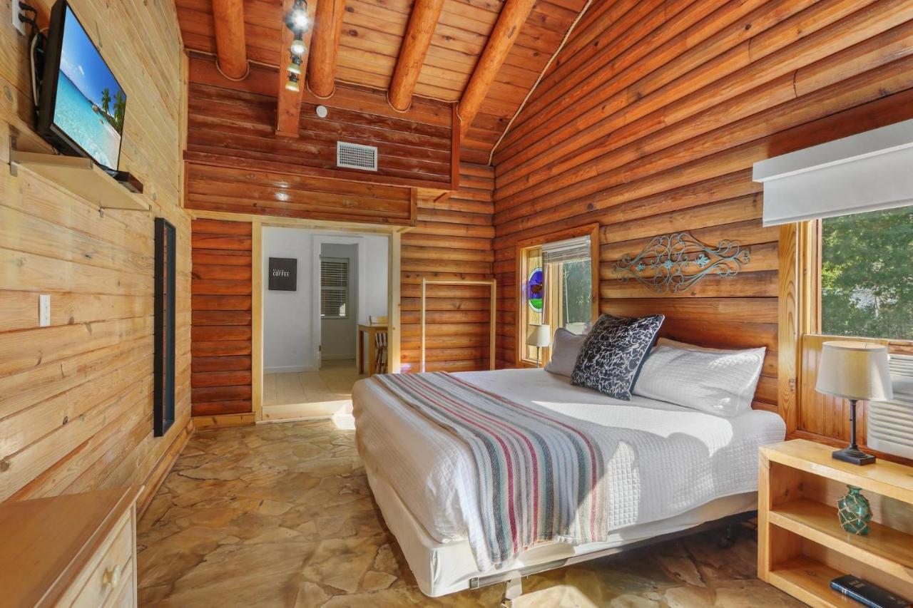 Wimberley Log Cabins Resort And Suites- Unit 4 מראה חיצוני תמונה